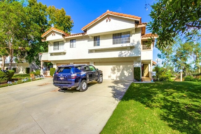 Building Photo - 3064 Avenida Christina