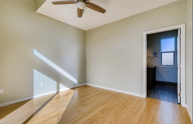 Building Photo - 2331 Glenarm Pl