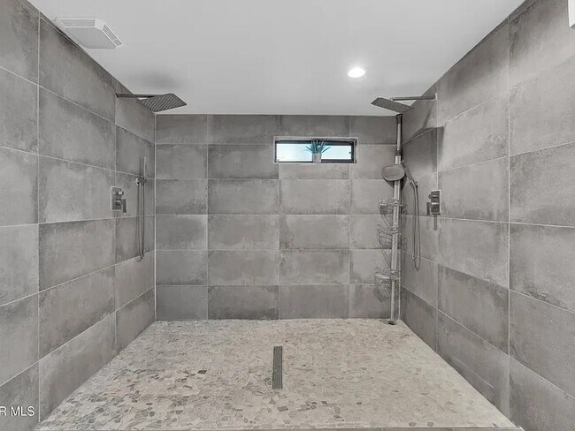 Building Photo - 5733 Saplinas Rd