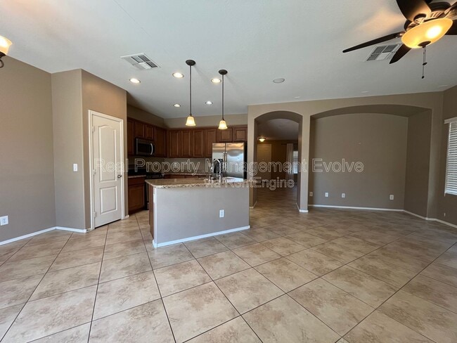 Building Photo - 2825 E Trigger Way