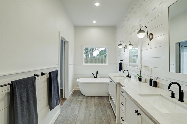 Building Photo - 2611 Tannehill Dr