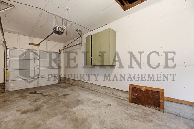 Building Photo - 2917 S Walnut St