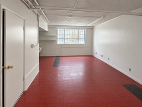 Building Photo - 315 Hyde St