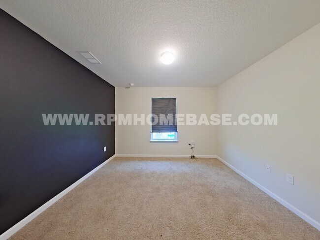 Building Photo - 808 Moorhen Wy