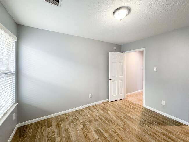 Building Photo - 19214 Garrett Knolls Ln