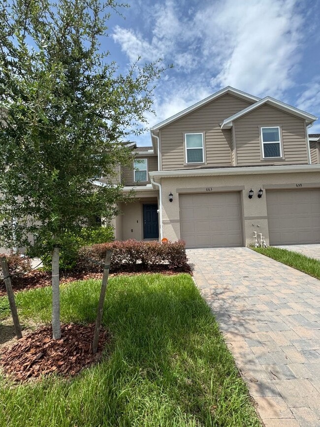 Building Photo - Brand New Townhouse