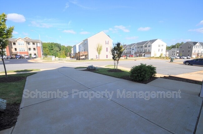 Building Photo - 200 Misty Pike Dr