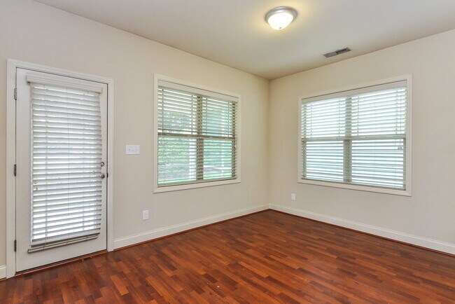 Building Photo - 12 Wensley Ct