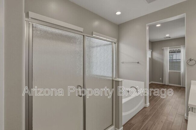 Building Photo - 2747 S Wildrose