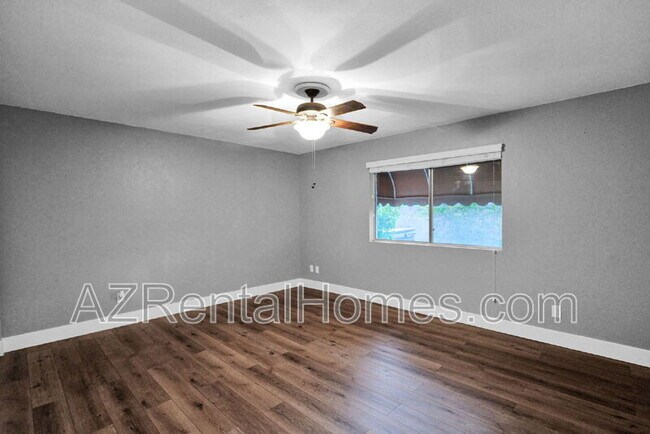 Building Photo - 2454 W Obispo Cir