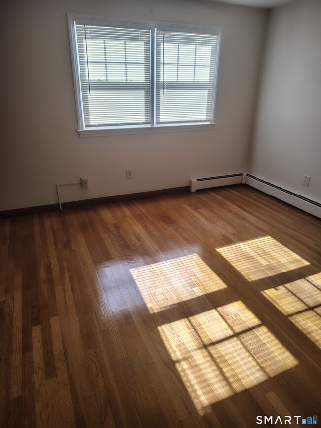 Building Photo - 56 Mozart St