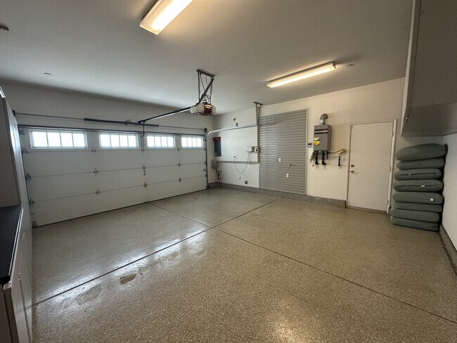 Building Photo - 5617 Buckthorn Ct