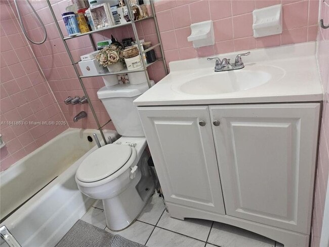 Building Photo - 2 bedroom in Hollywood FL 33020