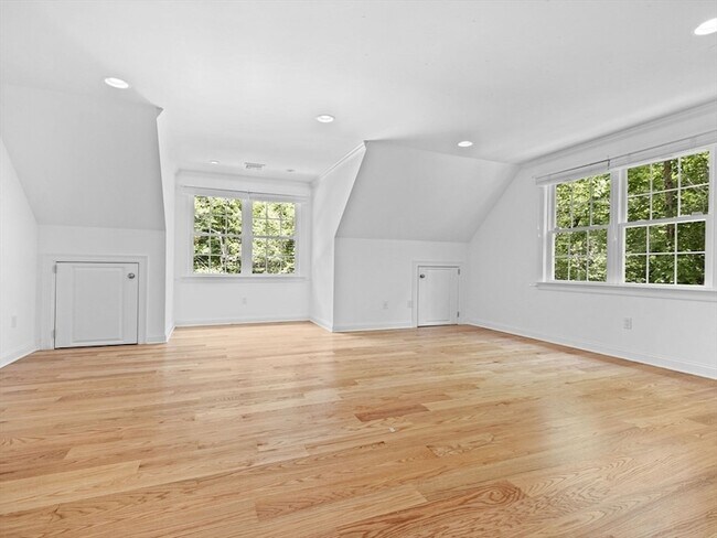 Building Photo - 93 W Goulding St