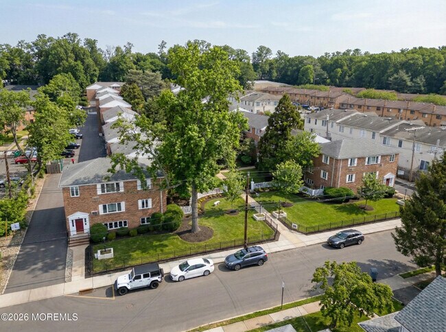 Building Photo - 293 Spring St