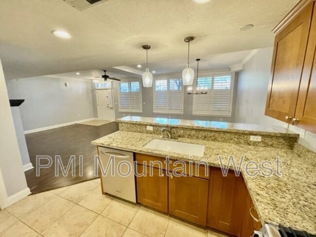 Building Photo - 88 S 900 E