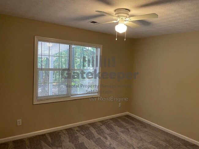 Building Photo - 385 Burch Rd