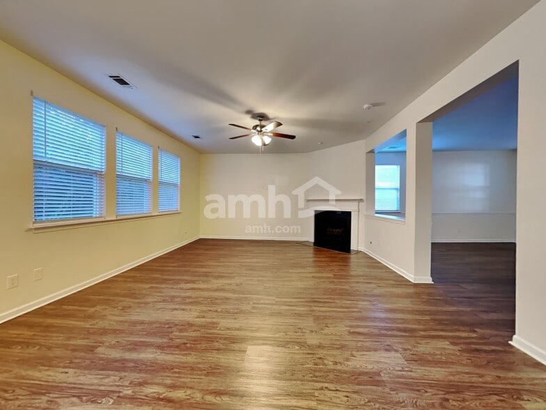 Building Photo - 113 Education Blvd