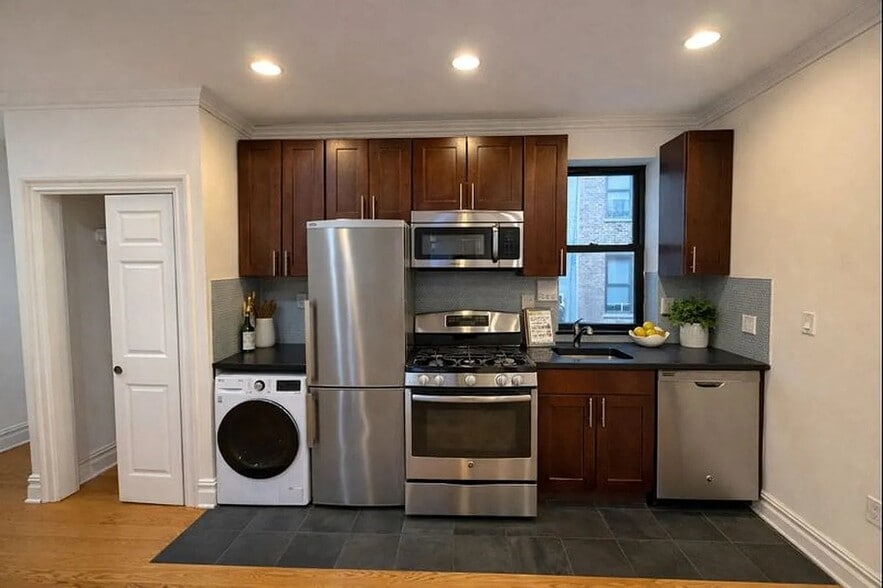 Building Photo - 315 Lincoln Pl