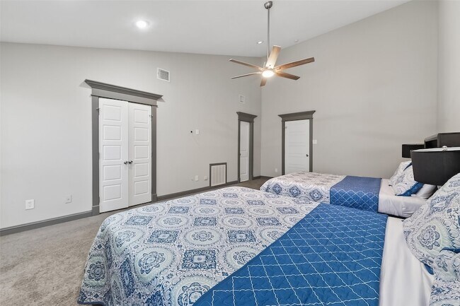 Building Photo - 11280 Braes Forest Dr