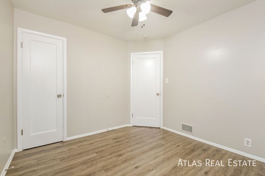 Building Photo - 941 S Alcott St