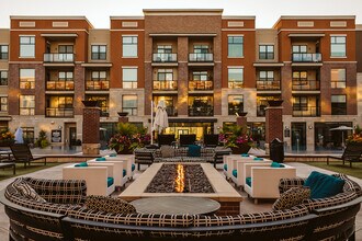 Building Photo - The Royale at CityPlace