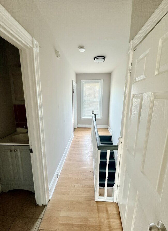 Building Photo - 88 E Garfield St