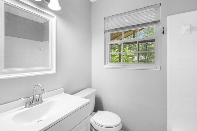 Building Photo - 3bd 2ba HOME FOR RENT!