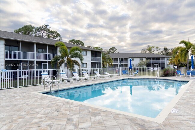 Building Photo - 2385 Naples Trace Cir