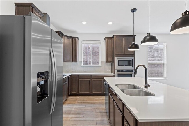 Building Photo - 11905 Paseo de los Lagos Ln