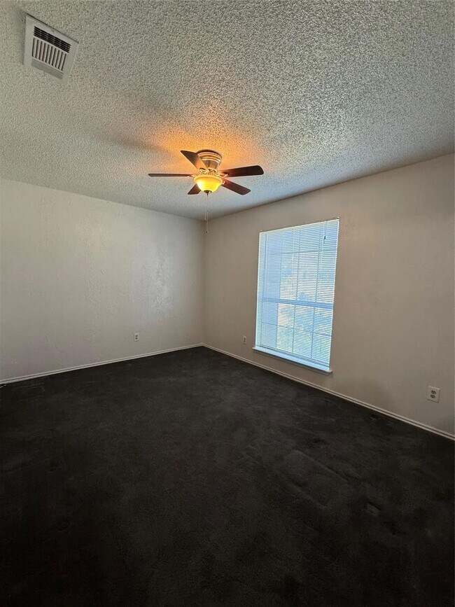 Building Photo - 8005 Rothington Rd