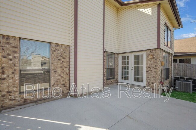 Building Photo - 701 Via Del Mar