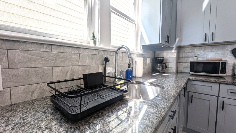 Building Photo - 352 Jackson St