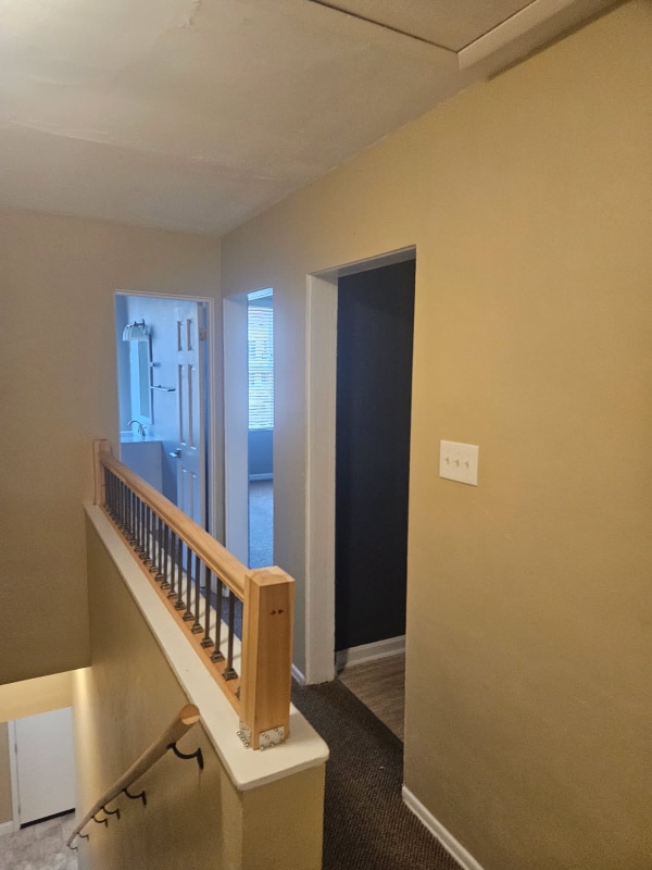 Building Photo - 325 W Main St