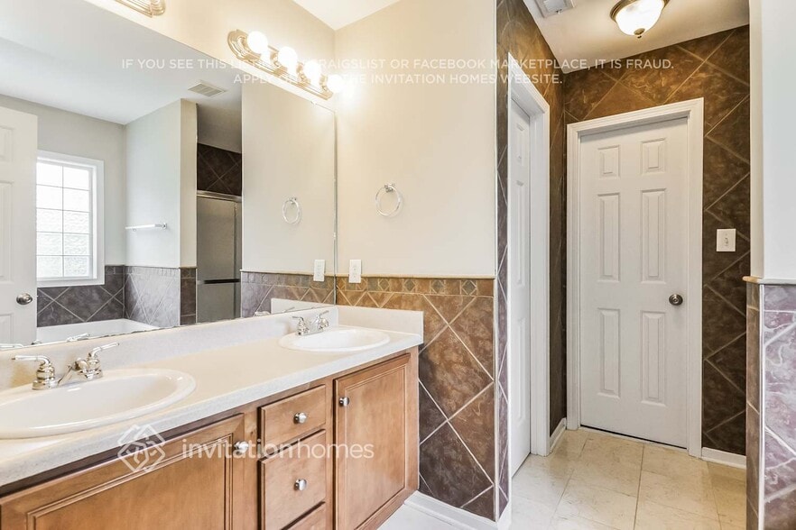 Building Photo - 129 Rustic Ln