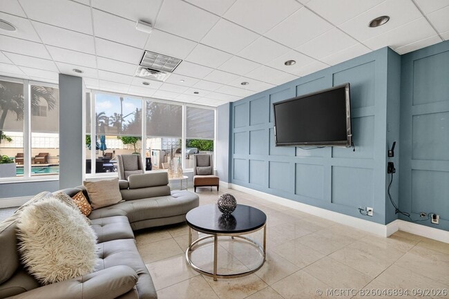 Building Photo - 209 N Fort Lauderdale Beach Blvd