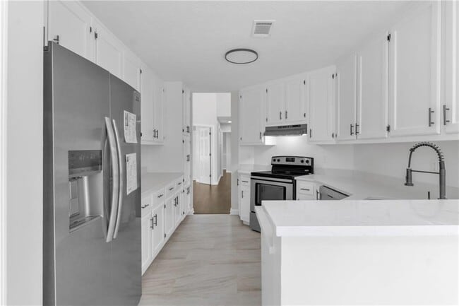 Building Photo - 250 Meadow View Dr
