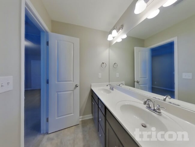 Building Photo - 938 Beverly Ct