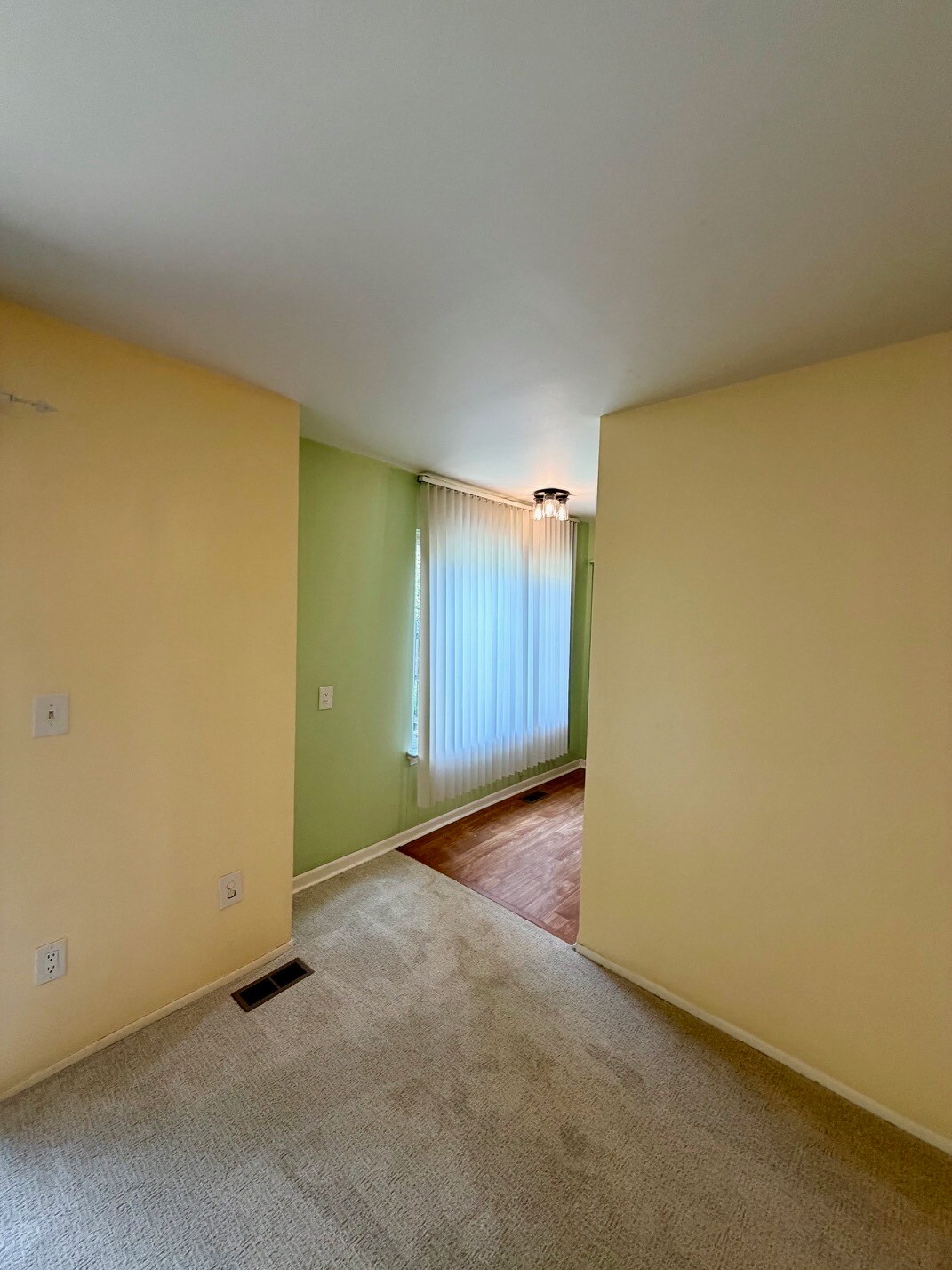 Living room to kitchen - 3234 Bolgos Cir