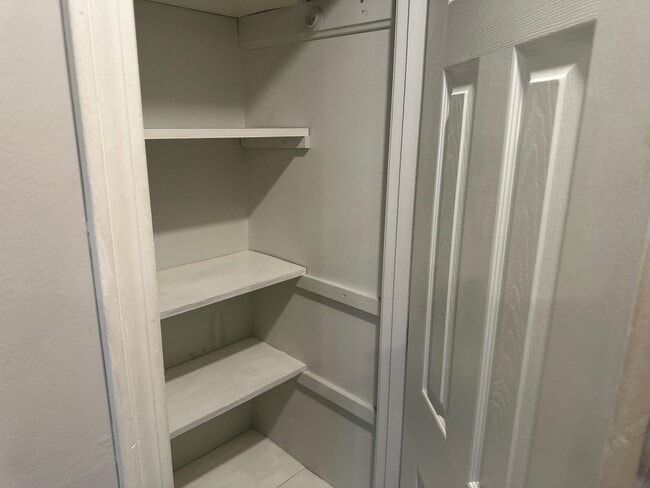 Building Photo - 2 Laperle Ave