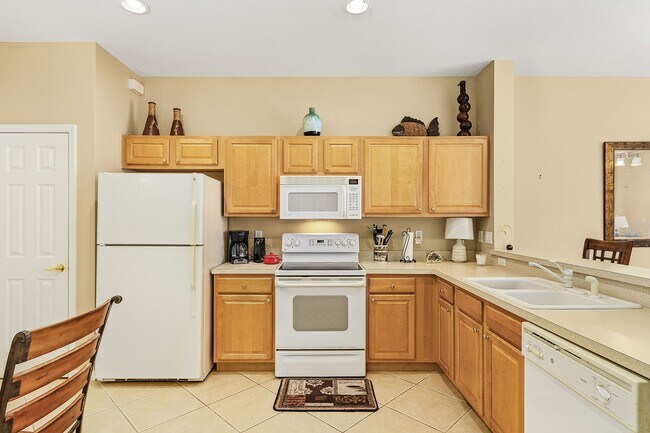 Building Photo - 8381 Village Edge Cir