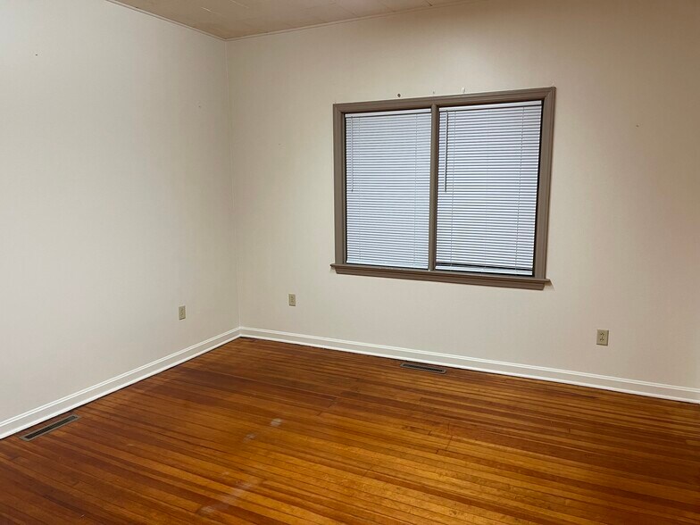 Building Photo - 42 S State St