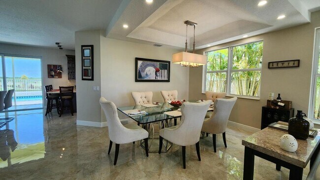 Building Photo - 1851 Corsica Dr