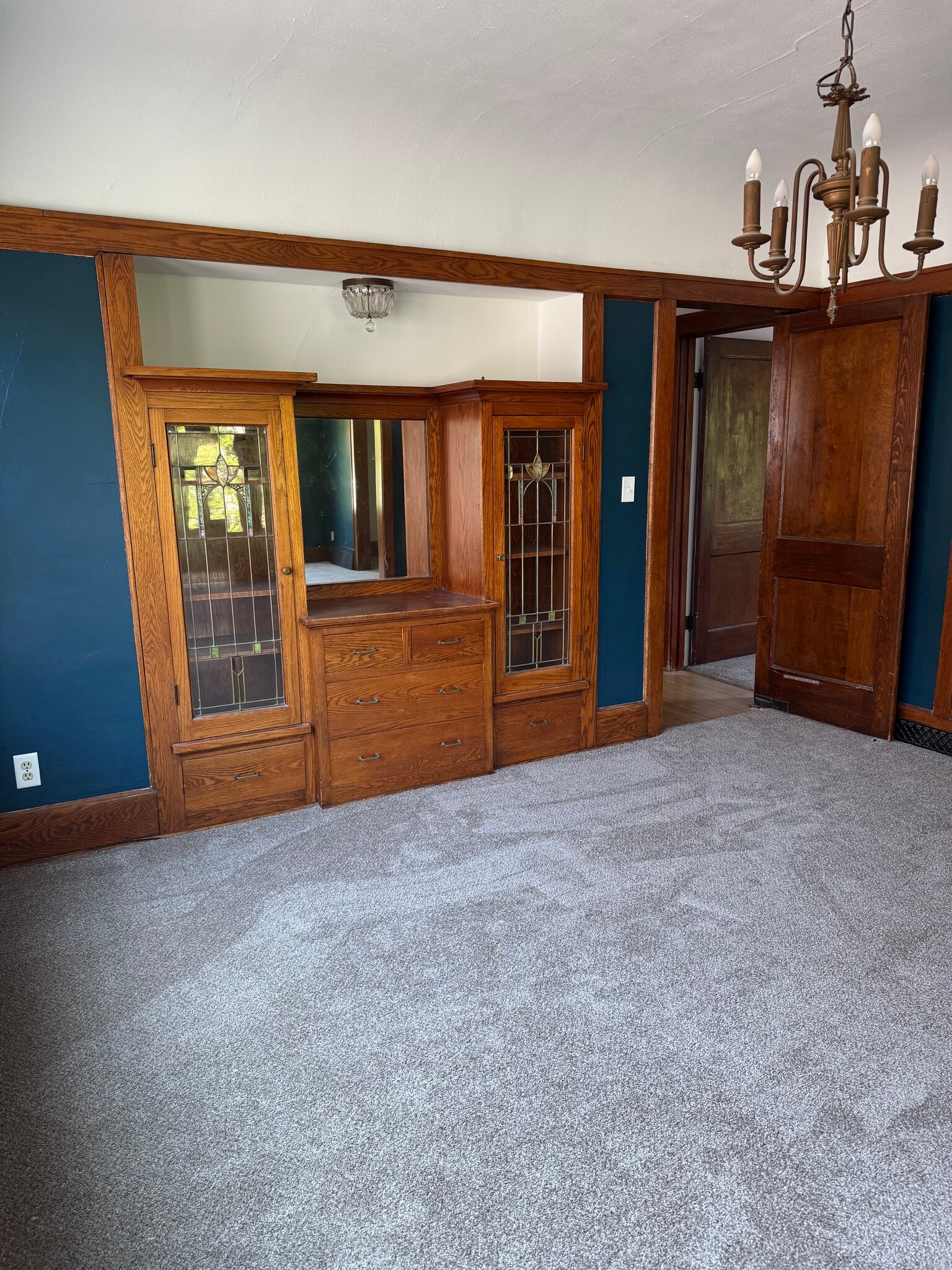 Dining room - 2551 N Fratney St