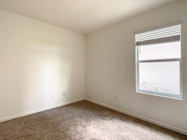 Building Photo - 11036 Pacini Wy