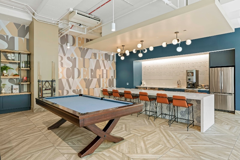 Building Photo - 752 S Clark St