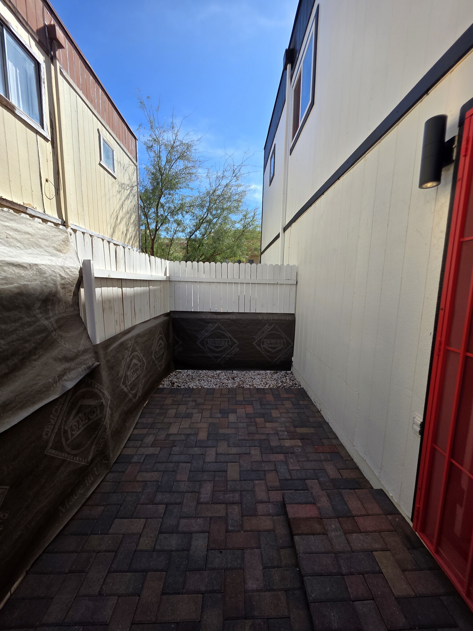 Building Photo - 1749 E Pepper Cir