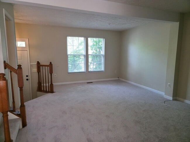 Building Photo - 705 Pine Drift Dr
