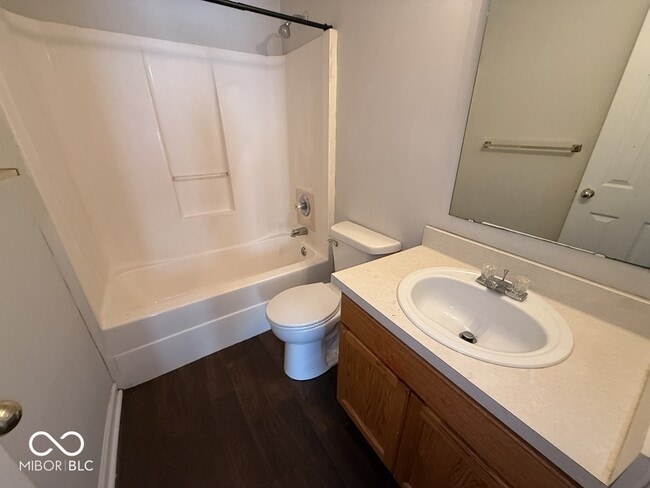 Building Photo - 7202 Parklake Cir