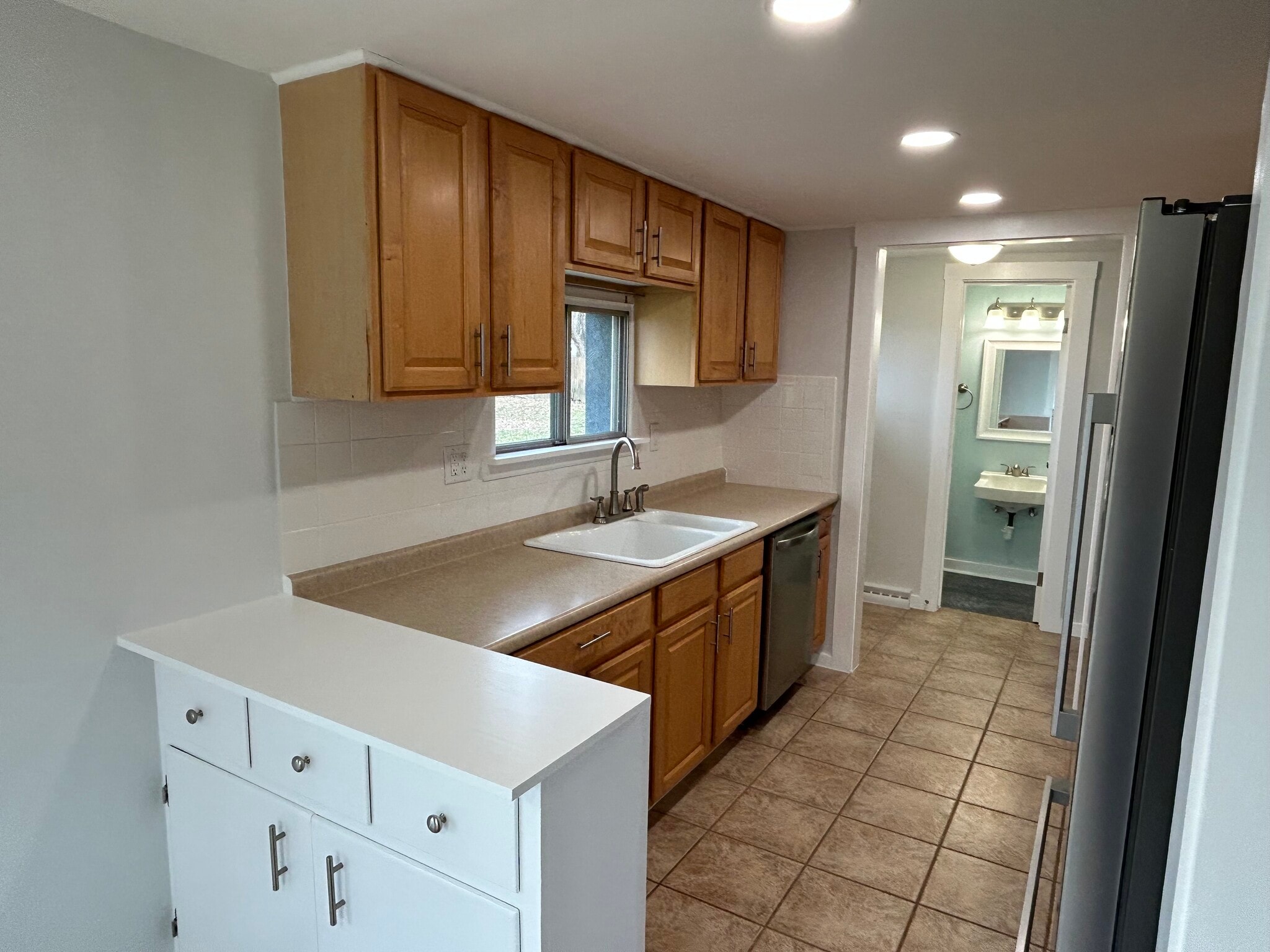 Building Photo - 810 Mc Connell St